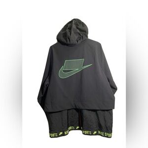 Nike Men's running windbreaker